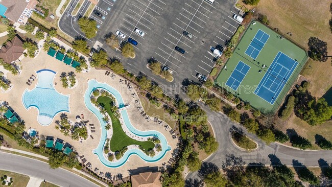 Building Photo - 264 Viareggio Road