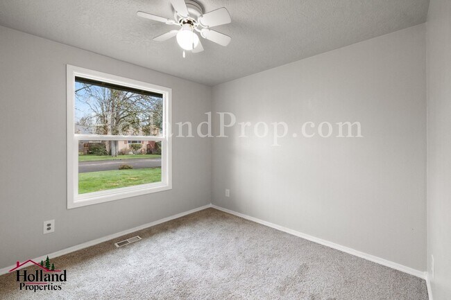 Building Photo - Fully Renovated 4-Bedroom Home with Shop, RV Parking & Expansive Yard – Oregon City