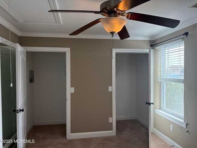 Building Photo - 201 Riviera Dr