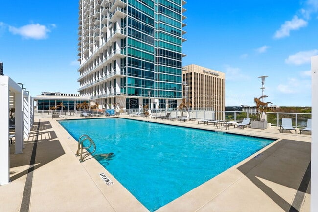 Building Photo - 150 E Robinson St