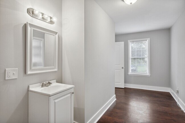 Building Photo - 1219 Seiler Ave