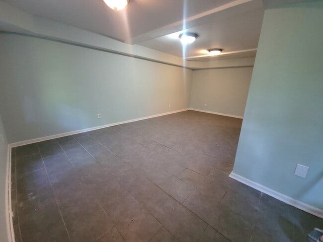 Building Photo - 116 Fox Chase