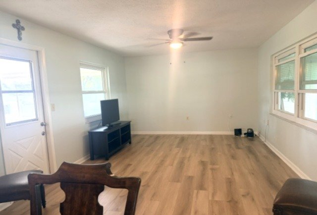 Building Photo - 653 W Buttonbush Dr