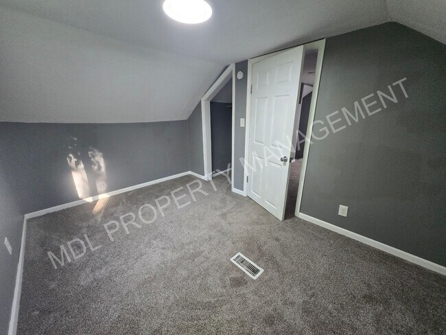 Building Photo - 414 E Haley St