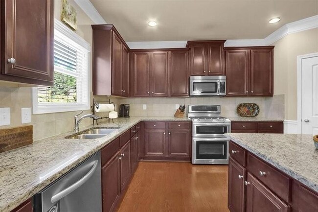 Building Photo - 4960 Wilshire Crossing