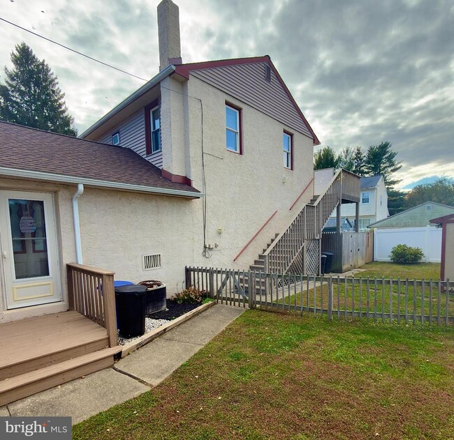 Primary Photo - 532 Lehigh Ave