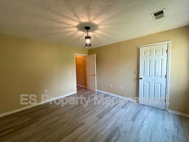 Building Photo - 12598 Tennyson Ln