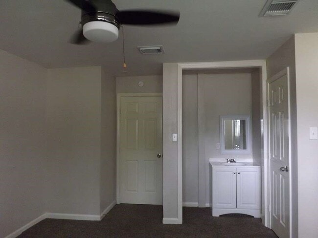 Building Photo - 12515 Gotham Dr