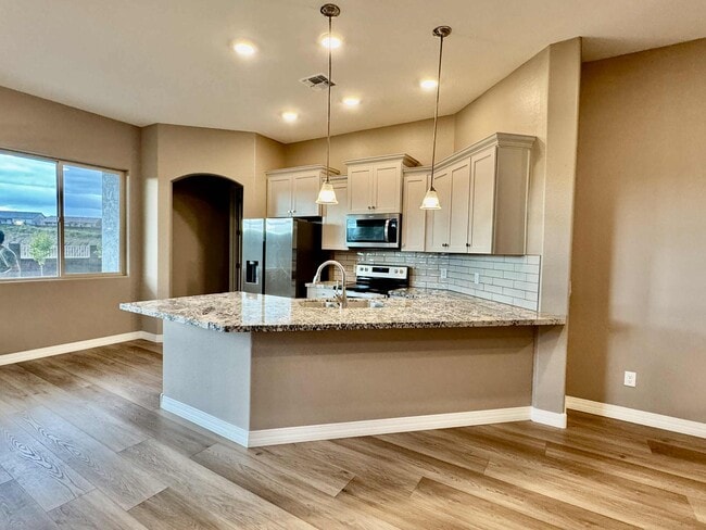 Primary Photo - 4960 N Pemberley St