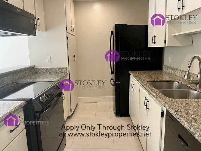 Building Photo - 1887 Pomar Way