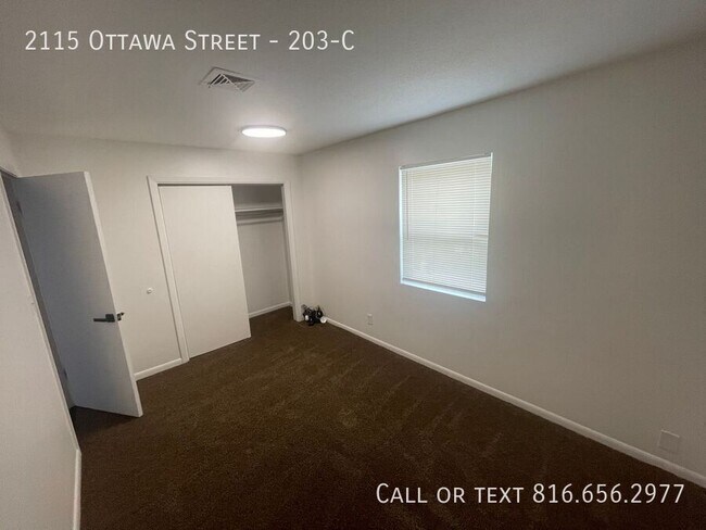 Building Photo - 2115 Ottawa St