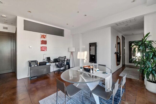 Building Photo - 36 A St