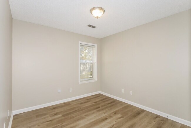 Building Photo - 93 Bloomington Cove