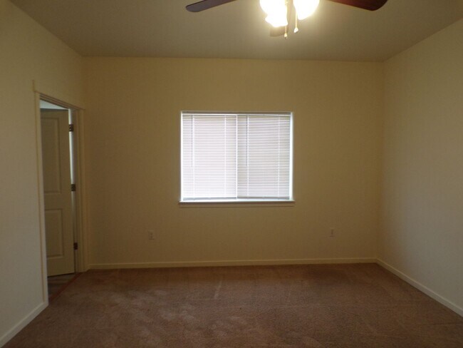 Building Photo - 2207 Jakob Ave