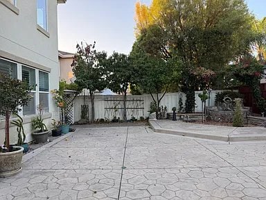 Building Photo - 1682 Prima Dr