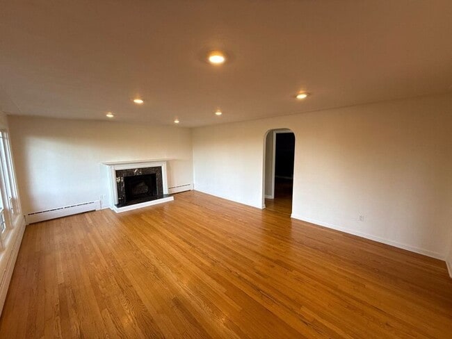 Building Photo - 1740 Glen Creek Rd NW