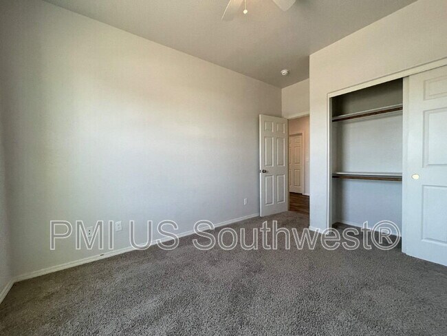 Building Photo - 8700 E Loos Dr