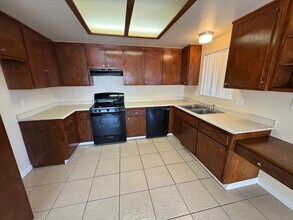 Building Photo - Oleander