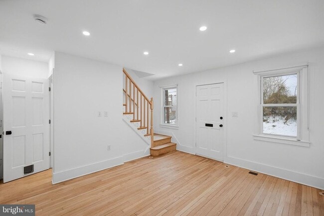 Building Photo - 2028 Tunlaw Rd NW