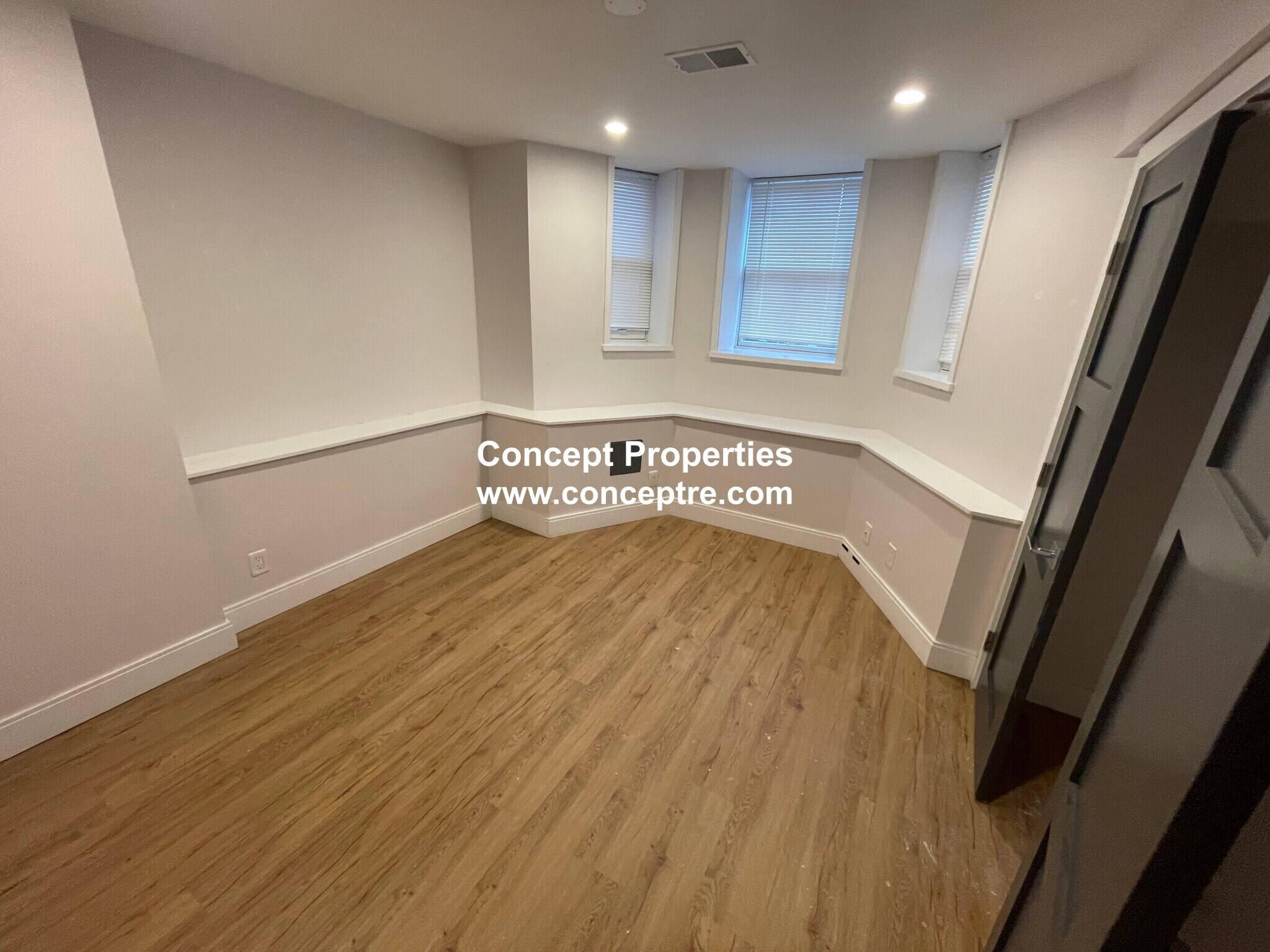 Building Photo - 11 Highland Park Ave