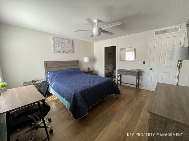 Building Photo - 7885 W Flamingo Rd