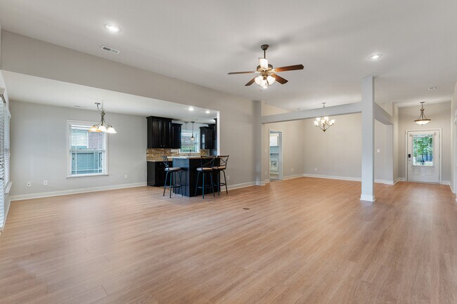 Building Photo - 323 Harbor Glen Dr SW