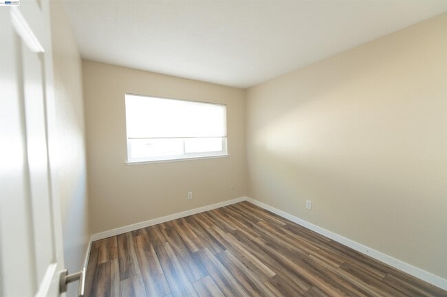 Building Photo - 3600 Kobias Ct
