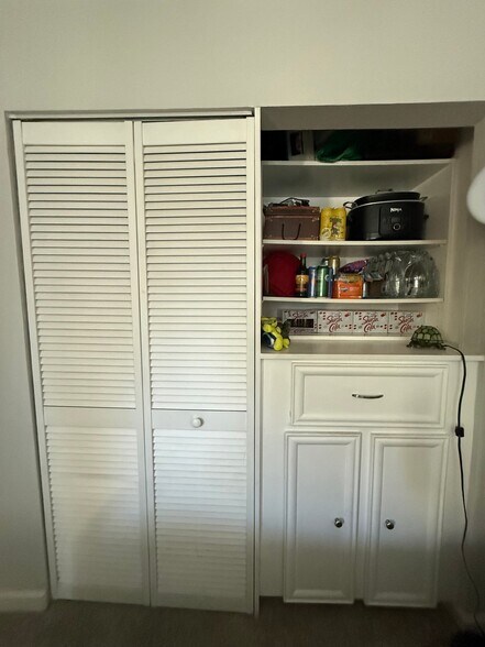 Building Photo - 2507 E 15th St