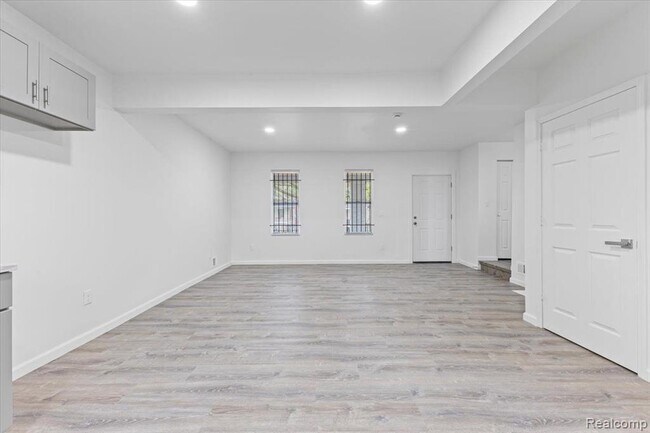 Building Photo - 3957 Lenox St