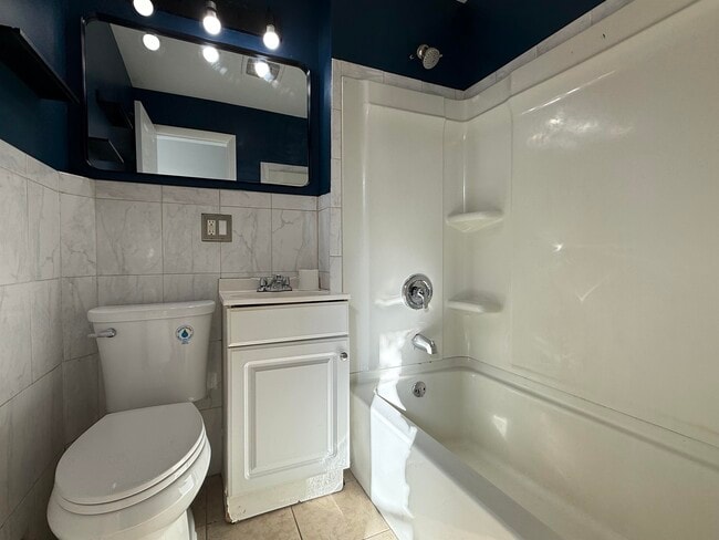 Building Photo - 846 Broadway