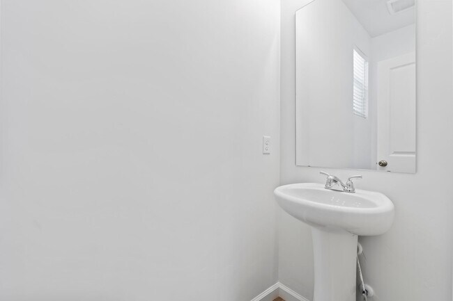 Building Photo - NEW Saratoga Springs Home