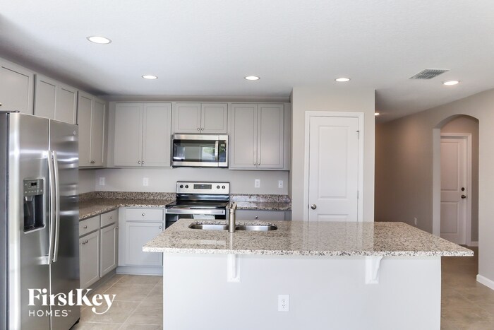 Building Photo - 329 S Haven Ct