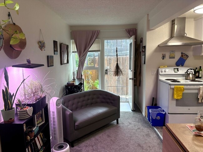 Building Photo - Newly Updated Studio In North Park