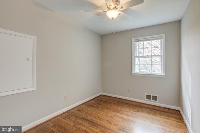 Building Photo - 8414 W Boulevard Dr