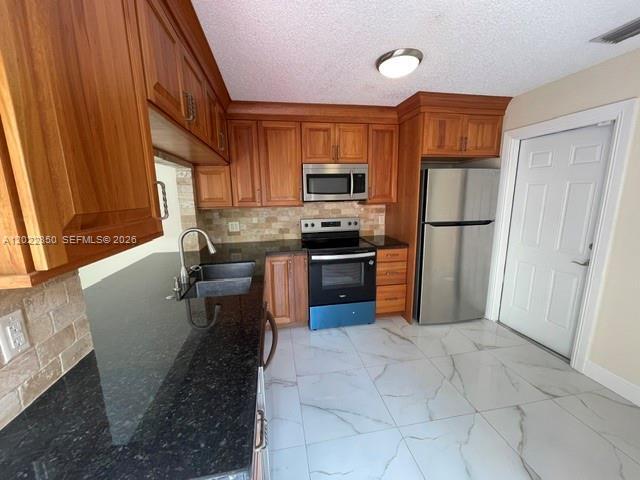 Building Photo - 11009 Mainsail Dr