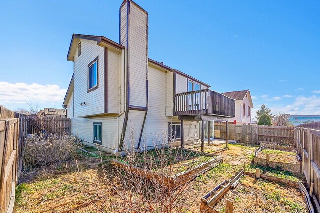 Building Photo - $1,895.00 with $300 OFF First Month's Rent, 2 Bedrooms, 1.5 Bathroom, Single Family Home in Color...