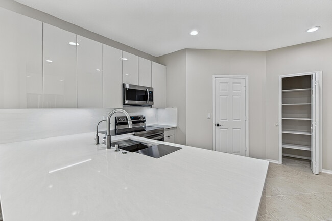 Building Photo - 12325 Cascades Pointe Dr