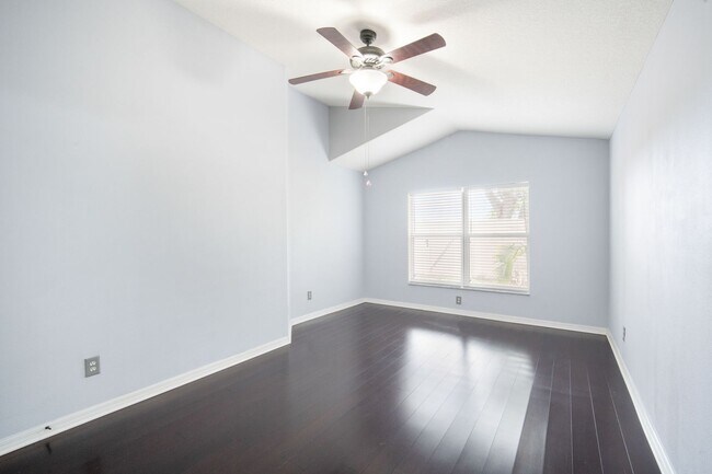 Building Photo - Family-Friendly 3BR Home with Yard, Office...