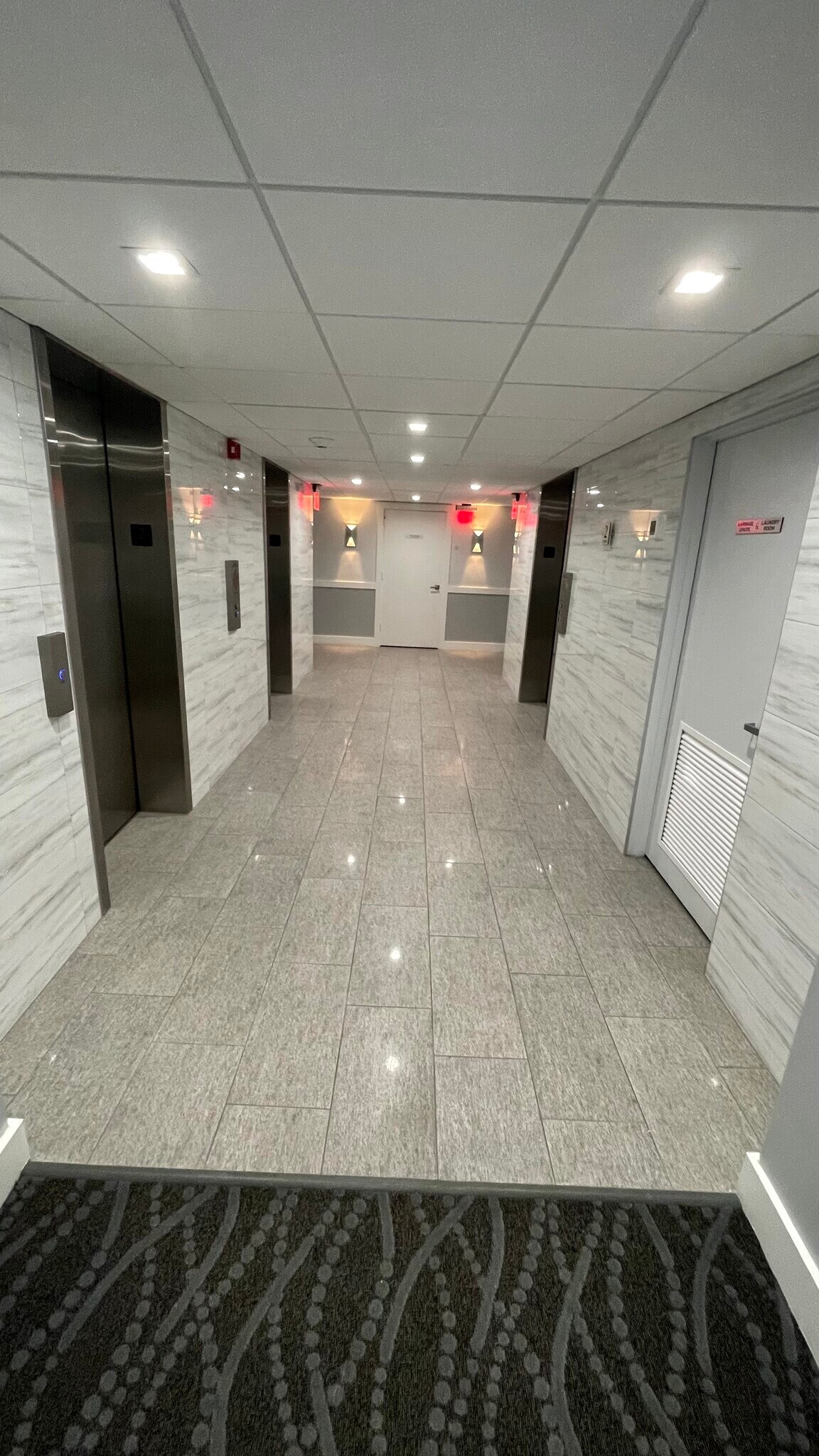 Building Photo - 3700 Galt Ocean Dr