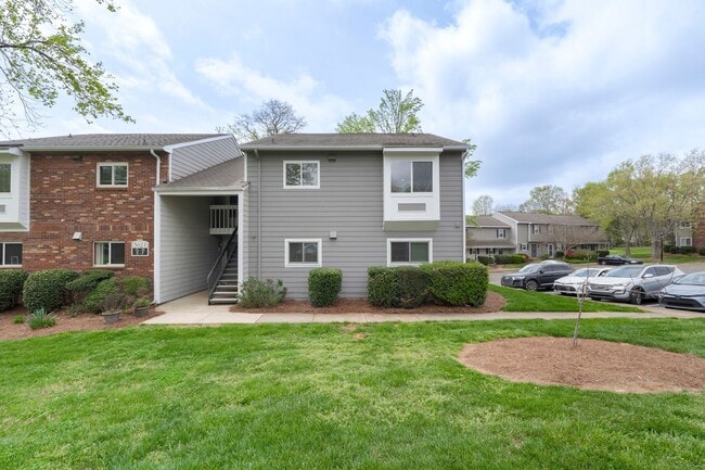 Primary Photo - Welcome to Uptown Living in a South Park S...