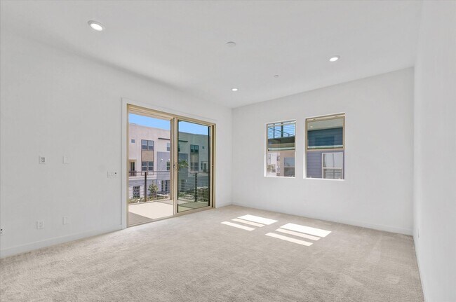 Building Photo - 1285 Hollyleaf Ter