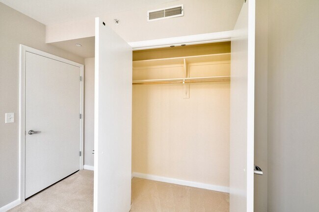 Building Photo - Modern Comfort 2BD/1BTH  in Navy Yard & So...
