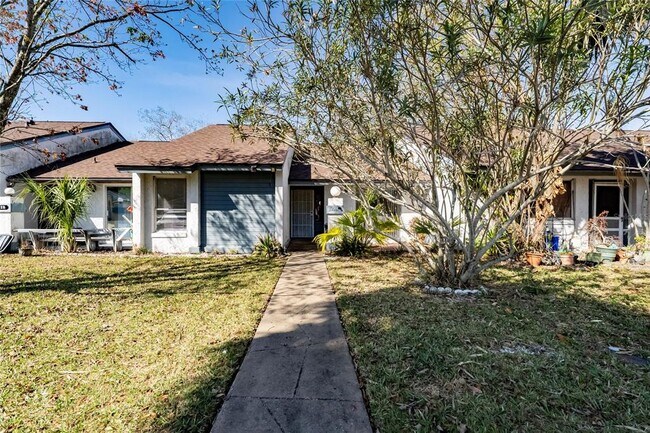 Building Photo - 126 Dahlia Village Cir