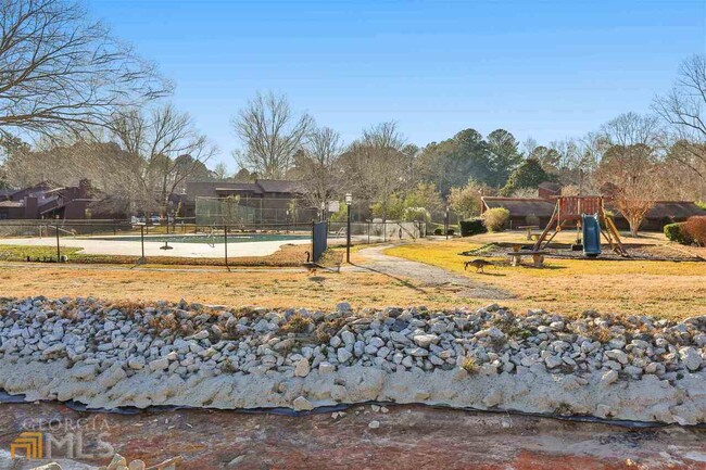 Building Photo - 13 Northlake Dr