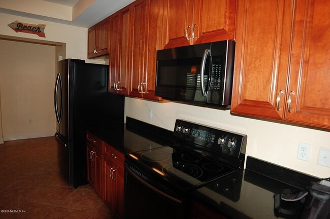 Building Photo - 525 3rd St N