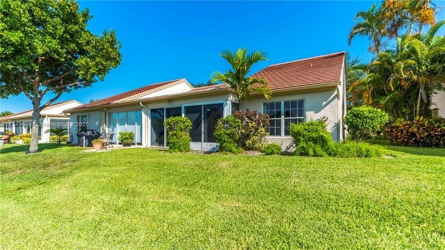Building Photo - 7821 Silver Lake Dr