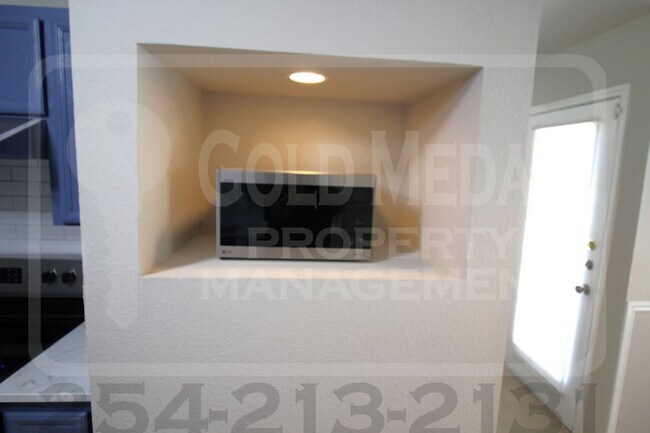 Building Photo - 302 James Loop