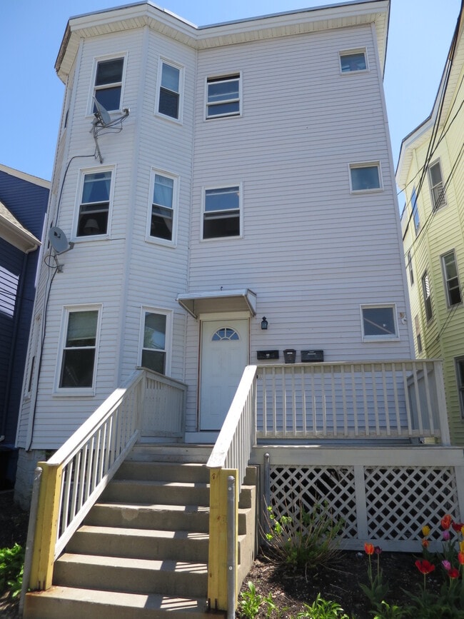 Building Photo - 5 Partridge Ave