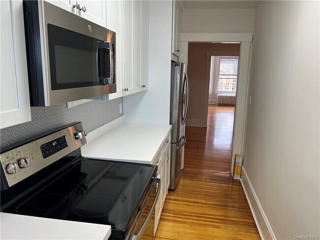 Building Photo - 172 Grand St