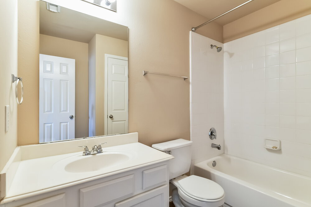 Building Photo - 2527 Floral Bloom Way